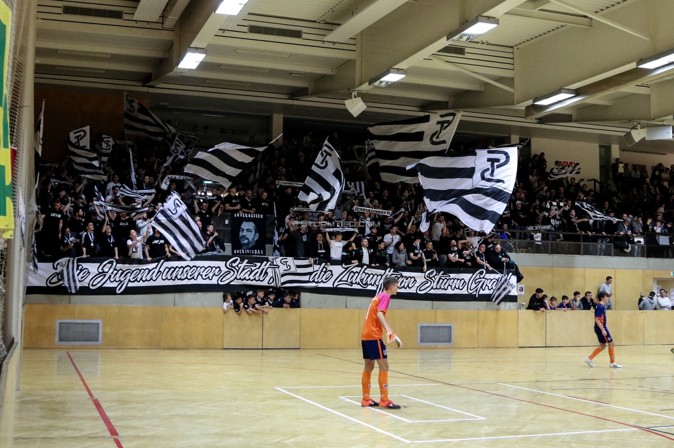 10. Sturm Nachwuchscup
SK Sturm Graz Nachwuchscup, ASVOE Halle Graz, 04.01.2020.

Foto zeigt Jugendspieler und Fans von Sturm
