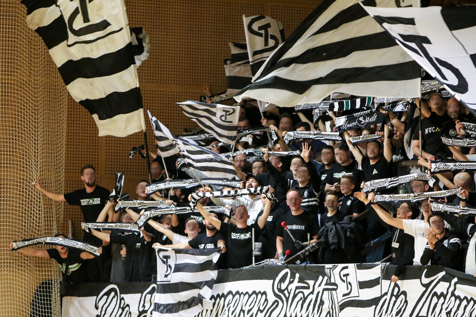 10. Sturm Nachwuchscup
SK Sturm Graz Nachwuchscup, ASVOE Halle Graz, 04.01.2020.

Foto zeigt Fans von Sturm
