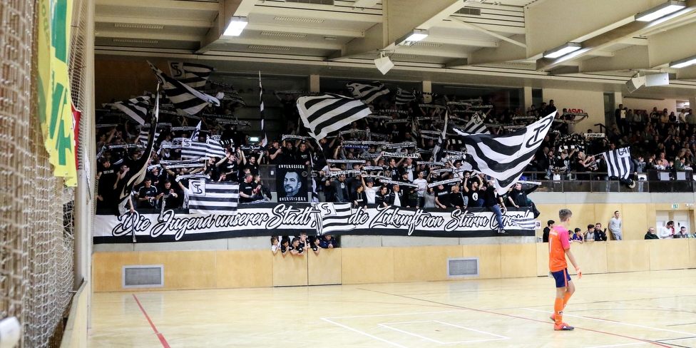 10. Sturm Nachwuchscup
SK Sturm Graz Nachwuchscup, ASVOE Halle Graz, 04.01.2020.

Foto zeigt Fans von Sturm und Jugendspieler
