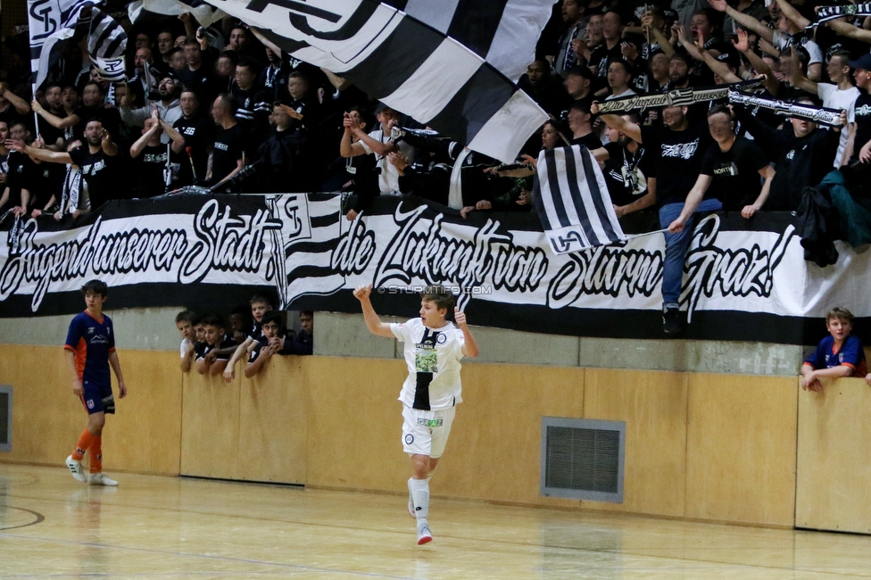 10. Sturm Nachwuchscup
SK Sturm Graz Nachwuchscup, ASVOE Halle Graz, 04.01.2020.

Foto zeigt Fans von Sturm und Jugendspieler
