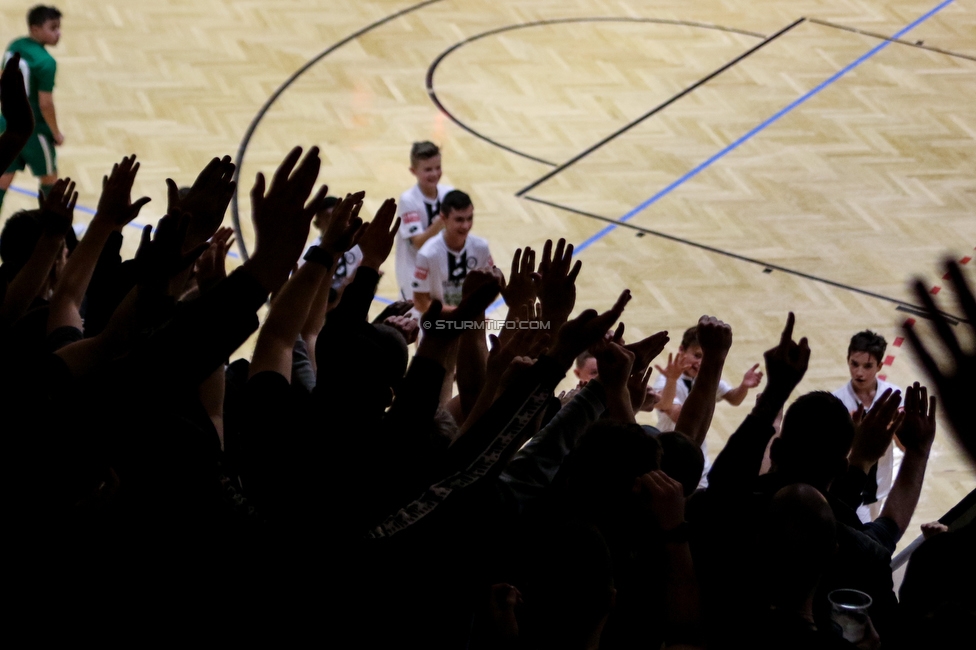 10. Sturm Nachwuchscup
SK Sturm Graz Nachwuchscup, ASVOE Halle Graz, 04.01.2020.

Foto zeigt Fans von Sturm und Jugendspieler
