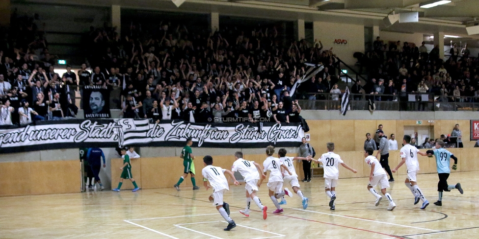 10. Sturm Nachwuchscup
SK Sturm Graz Nachwuchscup, ASVOE Halle Graz, 04.01.2020.

Foto zeigt Fans von Sturm und Jugendspieler
