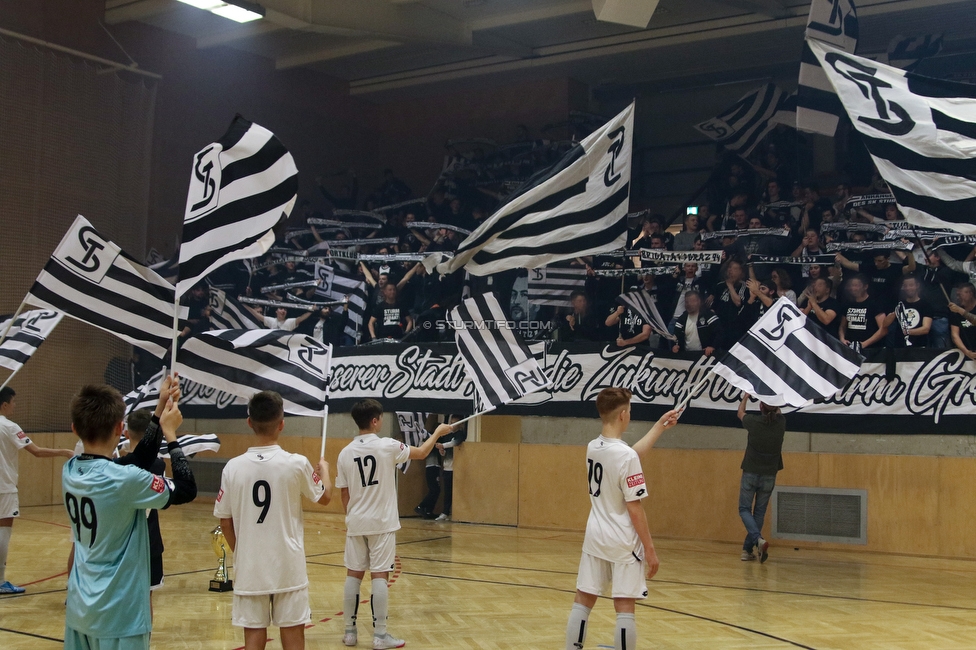 10. Sturm Nachwuchscup
SK Sturm Graz Nachwuchscup, ASVOE Halle Graz, 04.01.2020.

Foto zeigt Fans von Sturm und Jugendspieler
