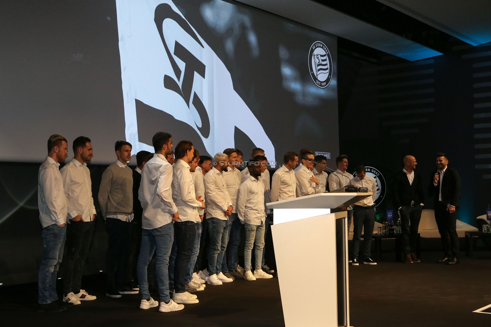 Sturm Graz Generalversammlung
SK Sturm Graz Generalversammlung, Raiffeisen Landesbank Raaba, 31.01.2020. 

Foto zeigt die Mannschaft von Sturm
