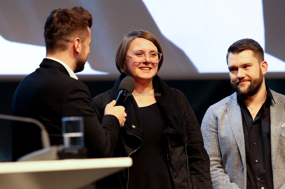 Sturm Graz Generalversammlung
SK Sturm Graz Generalversammlung, Raiffeisen Landesbank Raaba, 31.01.2020. 

Foto zeigt Thomas Seidl (Stadionsprecher Sturm), Elke Murlasits und Oliver Parfi (Brigata)
