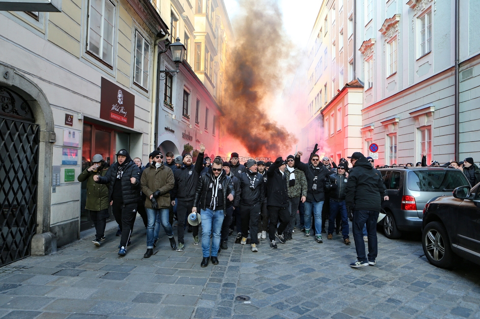 LASK - Sturm Graz
OEFB Cup, Viertelfinale, LASK - SK Sturm Graz, Stadion Gugl Linz, 08.02.2020. 

Foto zeigt Fans von Sturm beim Corteo
