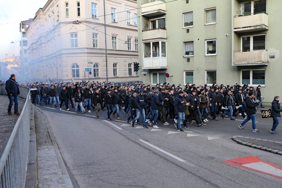 LASK - Sturm Graz
OEFB Cup, Viertelfinale, LASK - SK Sturm Graz, Stadion Gugl Linz, 08.02.2020. 

Foto zeigt Fans von Sturm beim Corteo
