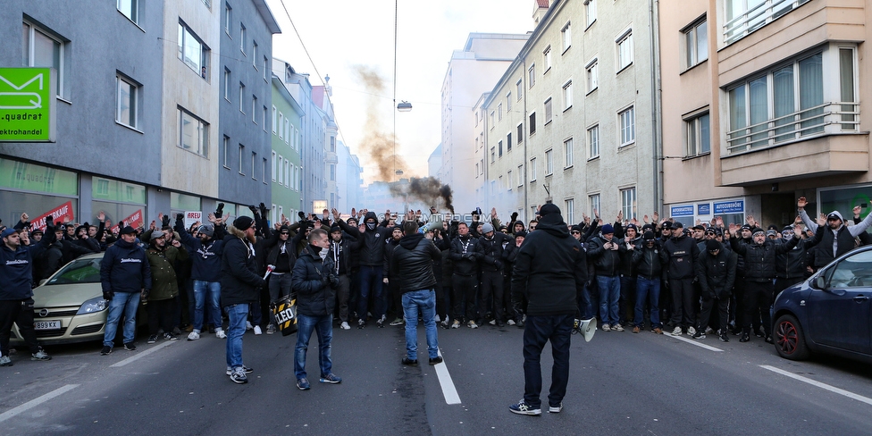 LASK - Sturm Graz
OEFB Cup, Viertelfinale, LASK - SK Sturm Graz, Stadion Gugl Linz, 08.02.2020. 

Foto zeigt Fans von Sturm beim Corteo
