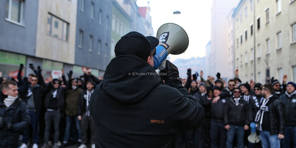 LASK - Sturm Graz
OEFB Cup, Viertelfinale, LASK - SK Sturm Graz, Stadion Gugl Linz, 08.02.2020. 

Foto zeigt Fans von Sturm beim Corteo
