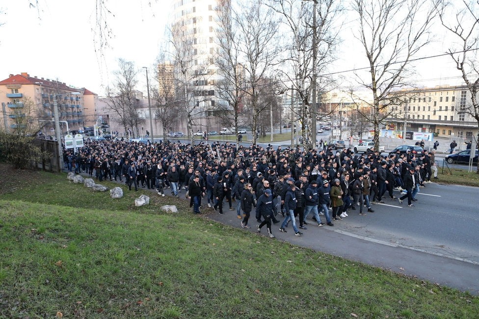 LASK - Sturm Graz
OEFB Cup, Viertelfinale, LASK - SK Sturm Graz, Stadion Gugl Linz, 08.02.2020. 

Foto zeigt Fans von Sturm beim Corteo
