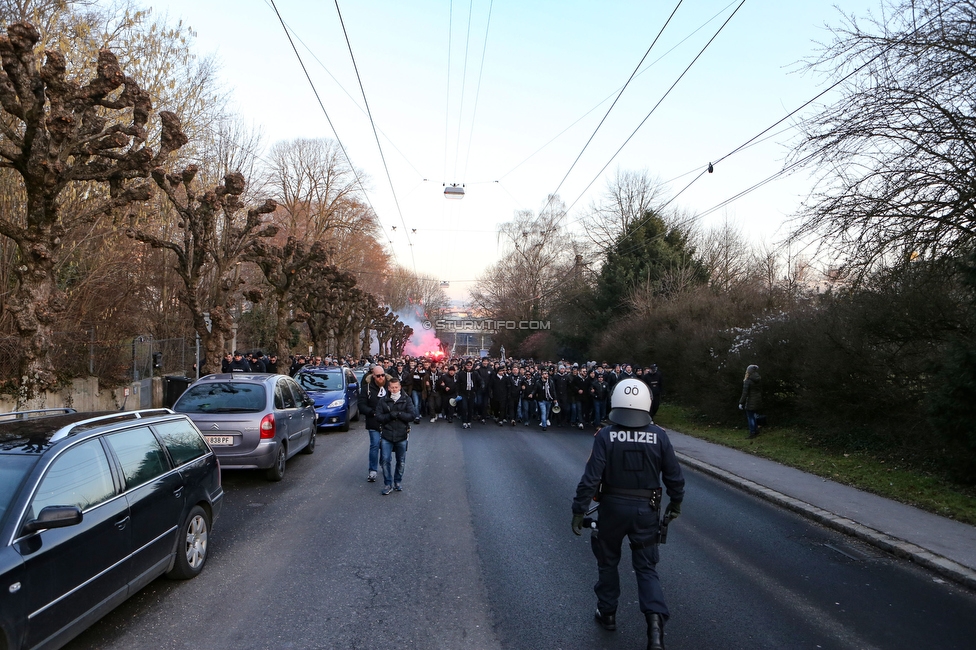 LASK - Sturm Graz
OEFB Cup, Viertelfinale, LASK - SK Sturm Graz, Stadion Gugl Linz, 08.02.2020. 

Foto zeigt Fans von Sturm beim Corteo
