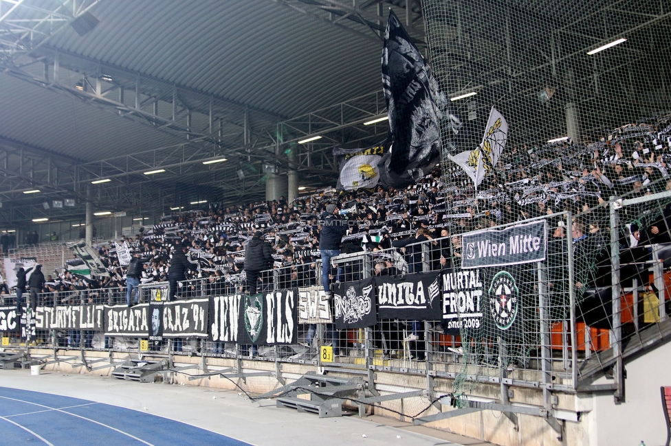 LASK - Sturm Graz
OEFB Cup, Viertelfinale, LASK - SK Sturm Graz, Stadion Gugl Linz, 08.02.2020. 

Foto zeigt Fans von Sturm
