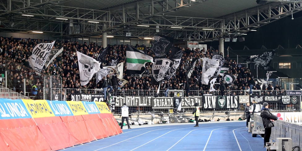 LASK - Sturm Graz
OEFB Cup, Viertelfinale, LASK - SK Sturm Graz, Stadion Gugl Linz, 08.02.2020. 

Foto zeigt Fans von Sturm
