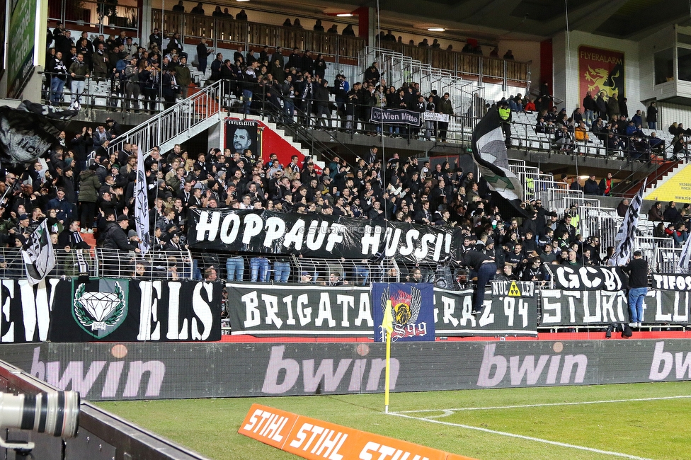 Admira Wacker - Sturm Graz
Oesterreichische Fussball Bundesliga, 20. Runde, FC Admira Wacker - SK Sturm Graz, Stadion Suedstadt Maria Enzersdorf, 22.02.2020. 

Foto zeigt Fans von Sturm mit einem Spruchband
Schlüsselwörter: huspek