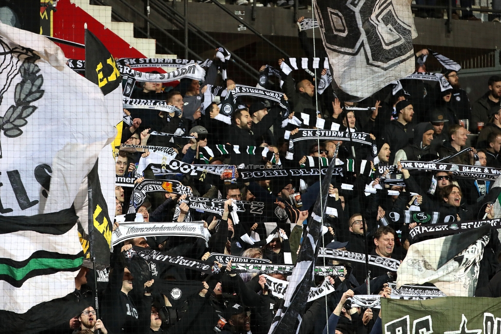 Admira Wacker - Sturm Graz
Oesterreichische Fussball Bundesliga, 20. Runde, FC Admira Wacker - SK Sturm Graz, Stadion Suedstadt Maria Enzersdorf, 22.02.2020. 

Foto zeigt Fans von Sturm
Schlüsselwörter: schals