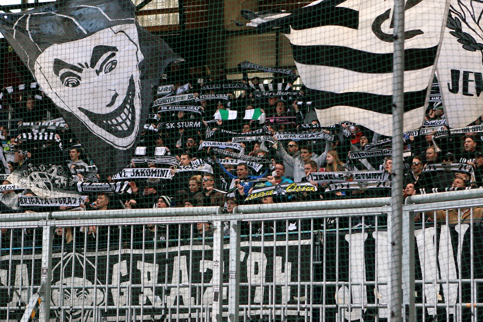 Salzburg - Sturm Graz
Oesterreichische Fussball Bundesliga, 22. Runde, FC RB Salzburg - SK Sturm Graz, Stadion Wals-Siezenheim, 08.03.2020. 

Foto zeigt Fans von Sturm
Schlüsselwörter: schals brigata