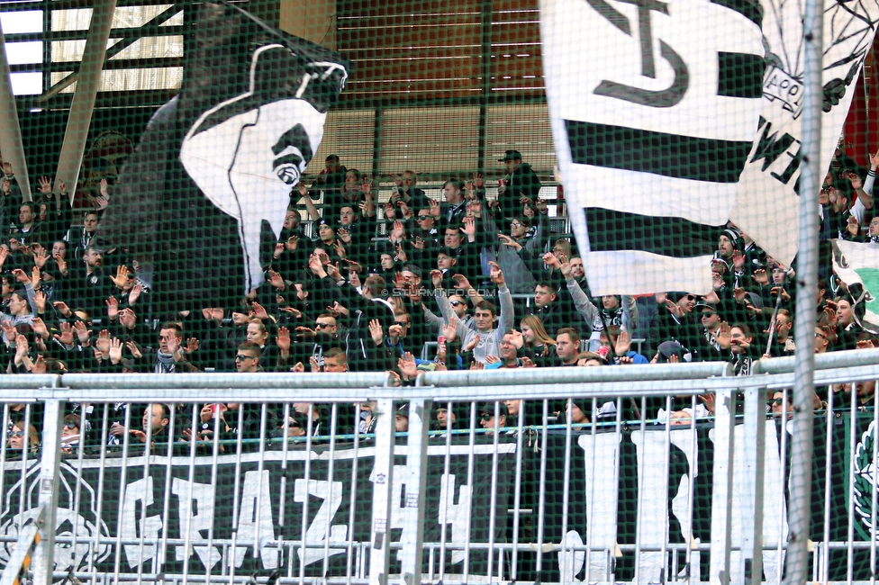 Salzburg - Sturm Graz
Oesterreichische Fussball Bundesliga, 22. Runde, FC RB Salzburg - SK Sturm Graz, Stadion Wals-Siezenheim, 08.03.2020. 

Foto zeigt Fans von Sturm
Schlüsselwörter: brigata