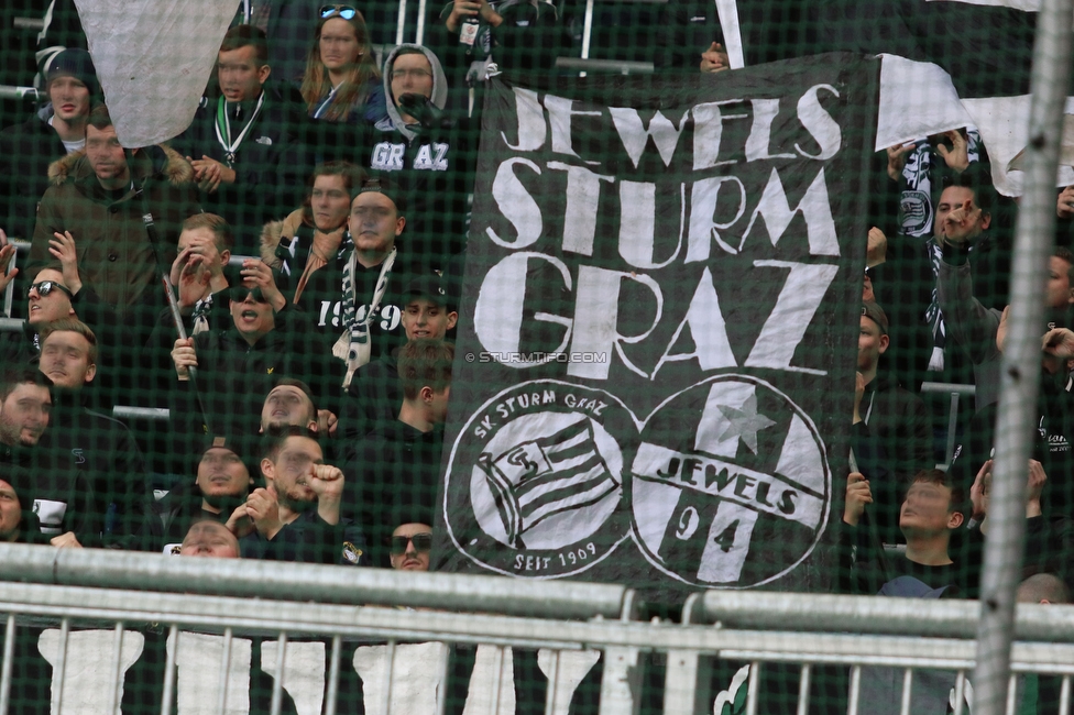 Salzburg - Sturm Graz
Oesterreichische Fussball Bundesliga, 22. Runde, FC RB Salzburg - SK Sturm Graz, Stadion Wals-Siezenheim, 08.03.2020. 

Foto zeigt Fans von Sturm
Schlüsselwörter: jewels