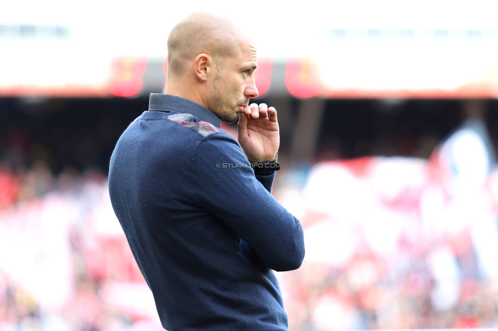 Salzburg - Sturm Graz
Oesterreichische Fussball Bundesliga, 22. Runde, FC RB Salzburg - SK Sturm Graz, Stadion Wals-Siezenheim, 08.03.2020. 

Foto zeigt Nestor El Maestro (Cheftrainer Sturm)
Schlüsselwörter: nachdenklich