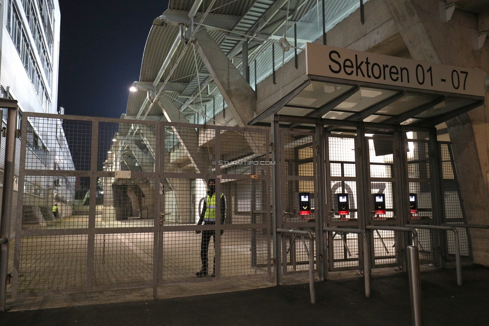 Sturm Graz - Innsbruck
OEFB Cup, 3. Runde, SK Sturm Graz - FC Wacker Innsbruck, Stadion Liebenau Graz, 28.08.2020. 

Foto zeigt Security
Schlüsselwörter: COVID19