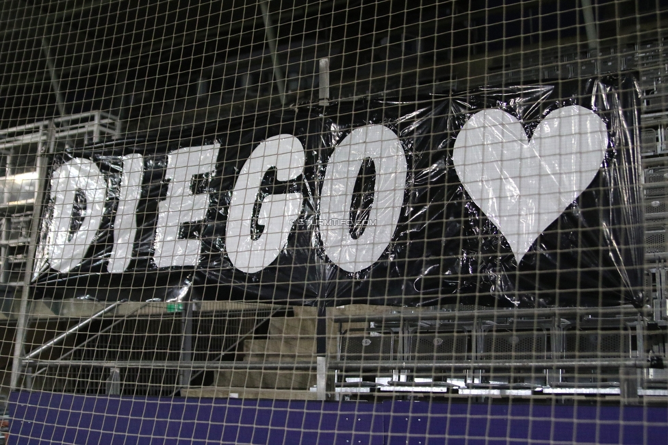 Sturm Graz - Tirol
Oesterreichische Fussball Bundesliga, 9. Runde, SK Sturm Graz - WSG Tirol, Stadion Liebenau Graz, 28.11.2020. 

Foto zeigt Fans von Sturm mit einem Spruchband
Schlüsselwörter: diego