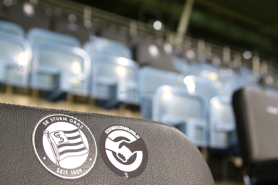 Sturm Graz - Admira Wacker
Oesterreichische Fussball Bundesliga, 11. Runde, SK Sturm Graz - FC Admira Wacker, Stadion Liebenau Graz, 12.12.2020. 

Foto zeigt Aufkleber von Schwoaze Helfen
Schlüsselwörter: COVID19 geisterspiel schwoazehelfen