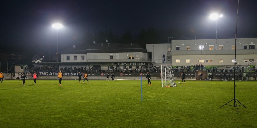 Sturm Graz Training
Oesterreichische Fussball Bundesliga, SK Sturm Graz Training, Trainingszentrum Messendorf, 18.12.2020. 

Foto zeigt die Mannschaft von Sturm und Fans von Sturm
Schlüsselwörter: COVID19 bravoschwoaze