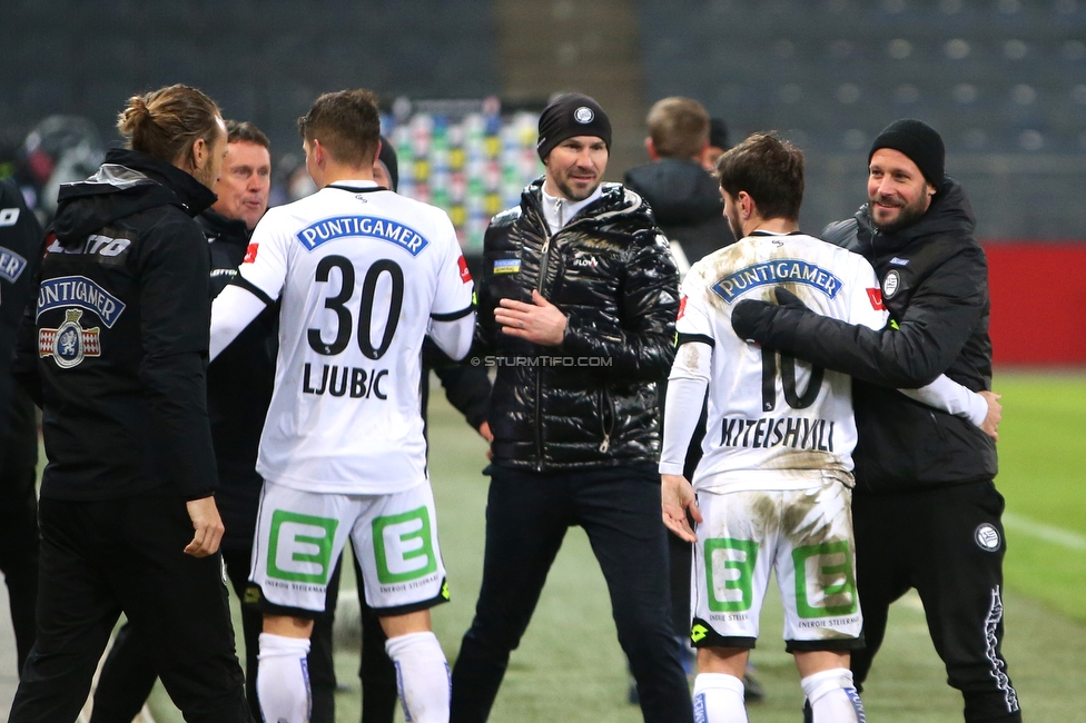 Sturm Graz - Hartberg
Oesterreichische Fussball Bundesliga, 14. Runde, SK Sturm Graz - TSV Hartberg, Stadion Liebenau Graz, 26.01.2021. 

Foto zeigt Ivan Ljubic (Sturm), Christian Ilzer (Cheftrainer Sturm), Otar Kiteishvili (Sturm) und Martin Ehrenreich (Teammanager Sturm)
Schlüsselwörter: COVID19 geisterspiel jubel