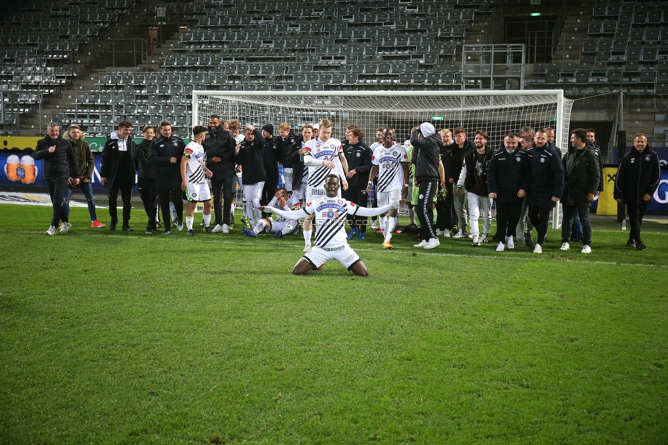 Sturm Graz - Austria Wien
Oesterreichische Fussball Bundesliga, 21. Runde, SK Sturm Graz - FK Austria Wien, Stadion Liebenau Graz, 14.03.2021. 

Foto zeigt Amadou Dante (Sturm) und die Mannschaft von Sturm
Schlüsselwörter: COVID19 geisterspiel