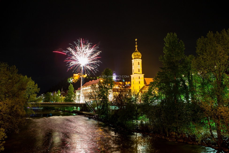 112 Jahre Sturm
112 Jahre SK Sturm Graz, Graz, 01.05.2021.

Foto zeigt ein Feuerwerk
Schlüsselwörter: pyrotechnik