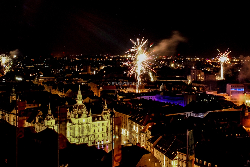 112 Jahre Sturm
112 Jahre SK Sturm Graz, Graz, 01.05.2021.

Foto zeigt ein Feuerwerk
Schlüsselwörter: pyrotechnik