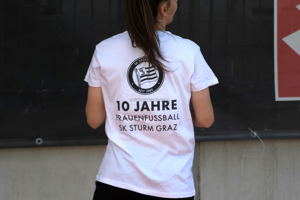 Sturm Damen - Austria Wien Landhaus
OEFB Frauen Bundesliga, 18. Runde, SK Sturm Graz Damen - SG Austria Wien USC Landhaus, Trainingszentrum Messendor Graz, 30.05.2021. 

Foto zeigt ein T-Shirt
