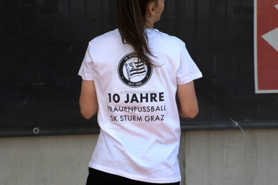 Sturm Damen - Austria Wien Landhaus
OEFB Frauen Bundesliga, 18. Runde, SK Sturm Graz Damen - SG Austria Wien USC Landhaus, Trainingszentrum Messendor Graz, 30.05.2021. 

Foto zeigt ein T-Shirt
