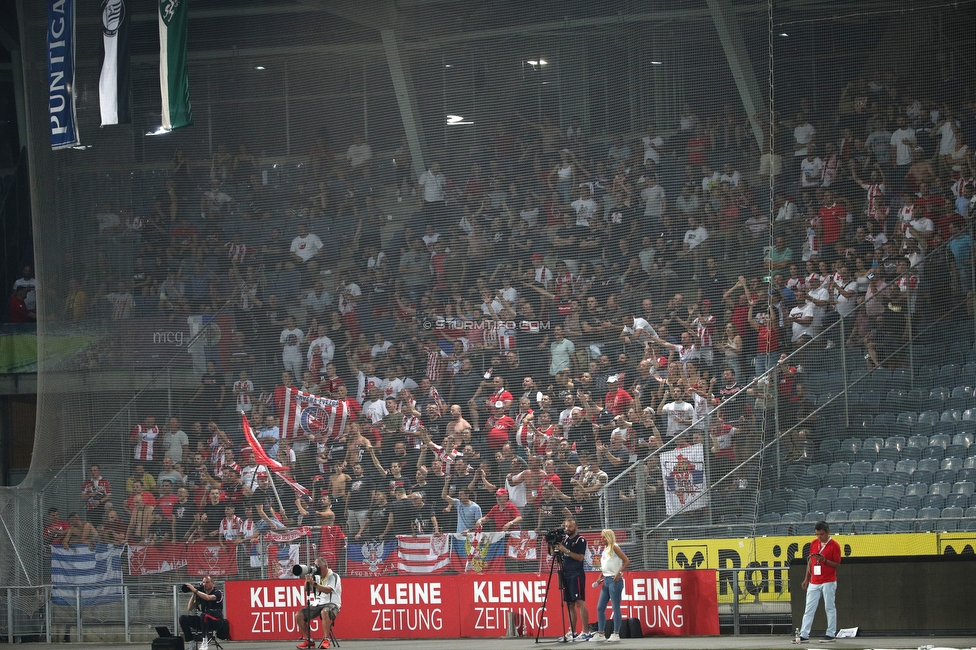 Sturm Graz - Roter Stern Belgrad
Testspiel, SK Sturm Graz - FK Roter Stern Belgrad, Stadion Liebenau Graz, 08.07.2021. 

Foto zeigt Fans von Roter Stern
