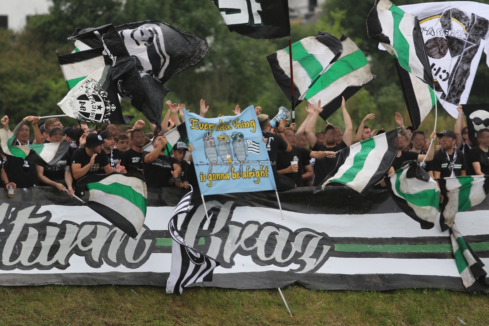 Stadl-Paura - Sturm Graz
OEFB Cup, 1. Runde, ATSV Stadl-Paura - SK Sturm Graz, Maximilian-Pagl-Stadion Stadl-Paura, 17.07.2021. 

Foto zeigt Fans von Sturm mit einer Choreografie
