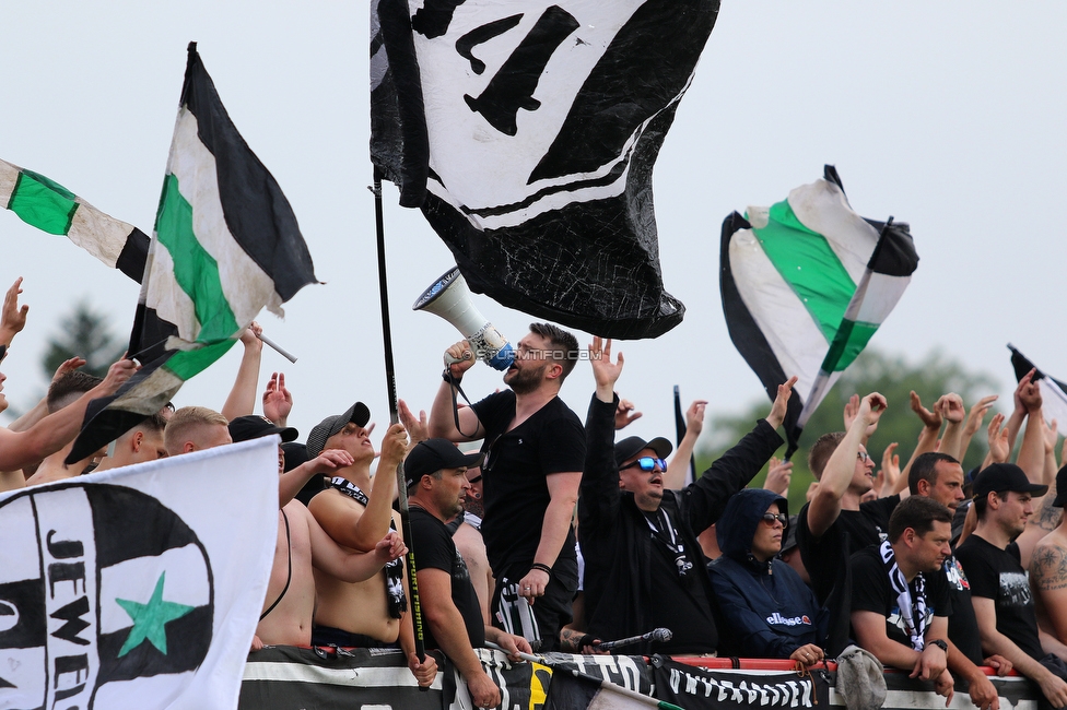 Stadl-Paura - Sturm Graz
OEFB Cup, 1. Runde, ATSV Stadl-Paura - SK Sturm Graz, Maximilian-Pagl-Stadion Stadl-Paura, 17.07.2021. 

Foto zeigt Fans von Sturm
Schlüsselwörter: vorsaenger brigata