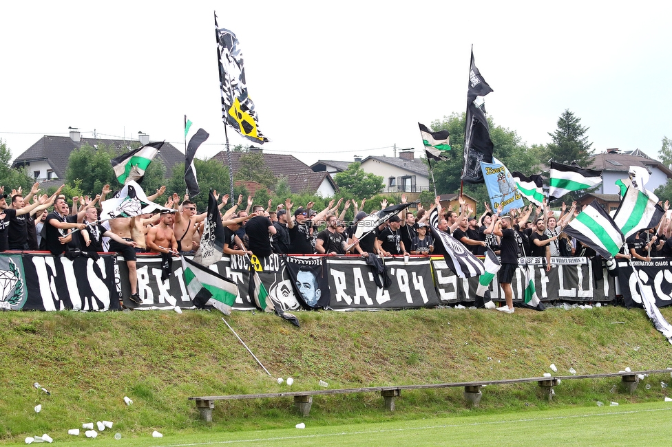 Stadl-Paura - Sturm Graz
OEFB Cup, 1. Runde, ATSV Stadl-Paura - SK Sturm Graz, Maximilian-Pagl-Stadion Stadl-Paura, 17.07.2021. 

Foto zeigt Fans von Sturm
