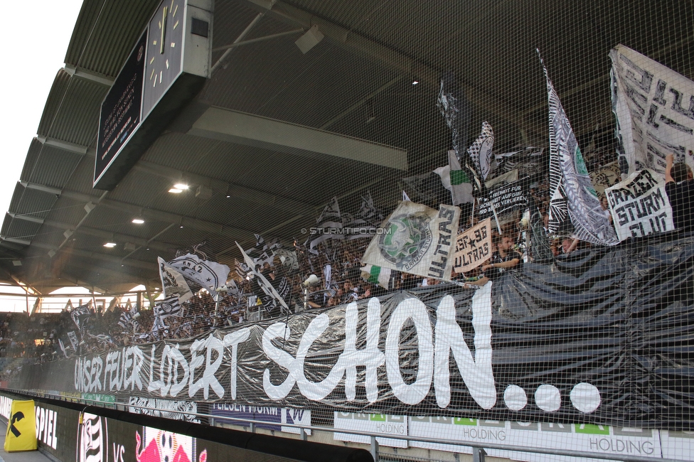 Sturm Graz - RB Salzburg
Oesterreichische Fussball Bundesliga, 1. Runde, SK Sturm Graz - FC RB Salzburg, Stadion Liebenau Graz, 23.07.2021. 

Foto zeigt Fans von Sturm mit einem Spruchband
