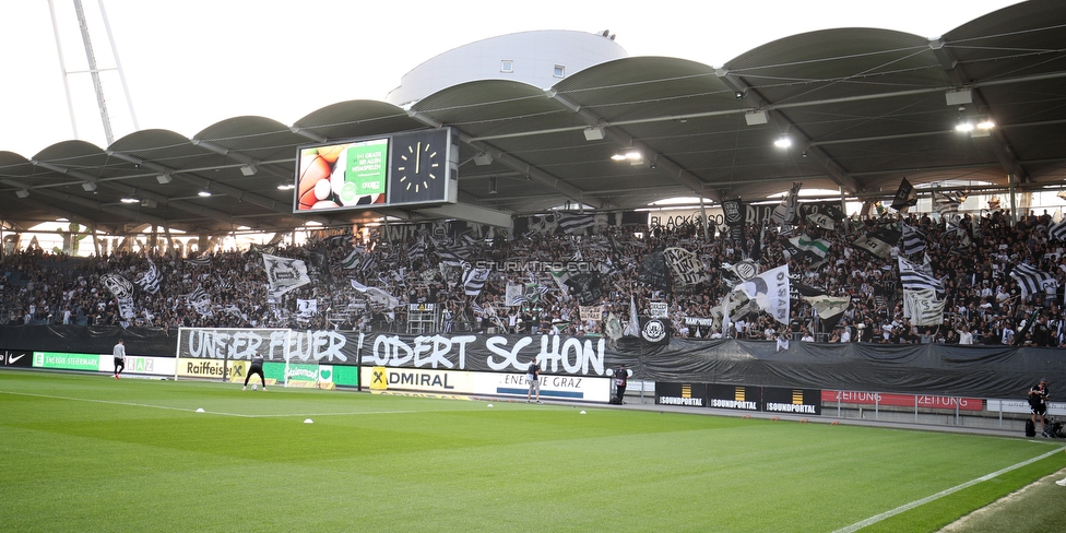 Sturm Graz - RB Salzburg
Oesterreichische Fussball Bundesliga, 1. Runde, SK Sturm Graz - FC RB Salzburg, Stadion Liebenau Graz, 23.07.2021. 

Foto zeigt Fans von Sturm mit einem Spruchband
