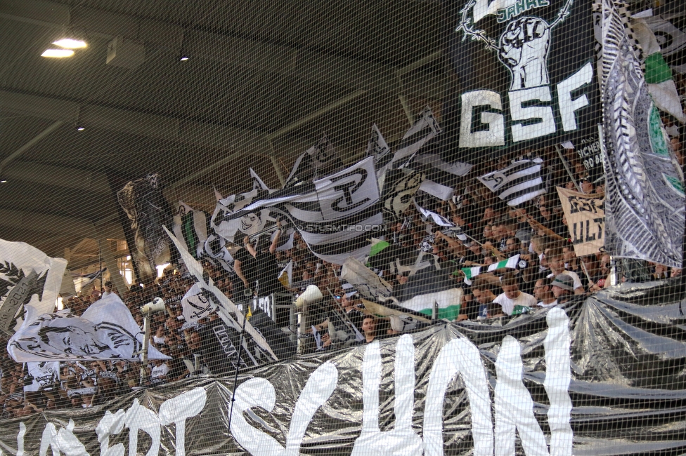 Sturm Graz - RB Salzburg
Oesterreichische Fussball Bundesliga, 1. Runde, SK Sturm Graz - FC RB Salzburg, Stadion Liebenau Graz, 23.07.2021. 

Foto zeigt Fans von Sturm mit einem Spruchband
Schlüsselwörter: sturmflut