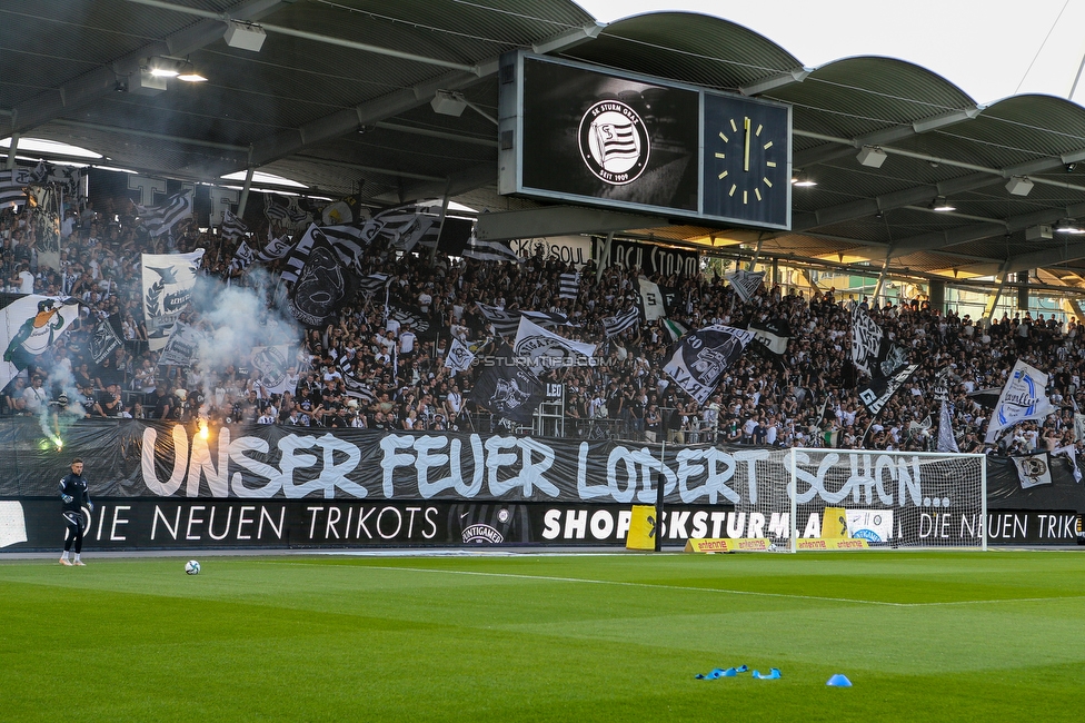 Sturm Graz - RB Salzburg
Oesterreichische Fussball Bundesliga, 1. Runde, SK Sturm Graz - FC RB Salzburg, Stadion Liebenau Graz, 23.07.2021. 

Foto zeigt Fans von Sturm mit einem Spruchband
Schlüsselwörter: pyrotechnik