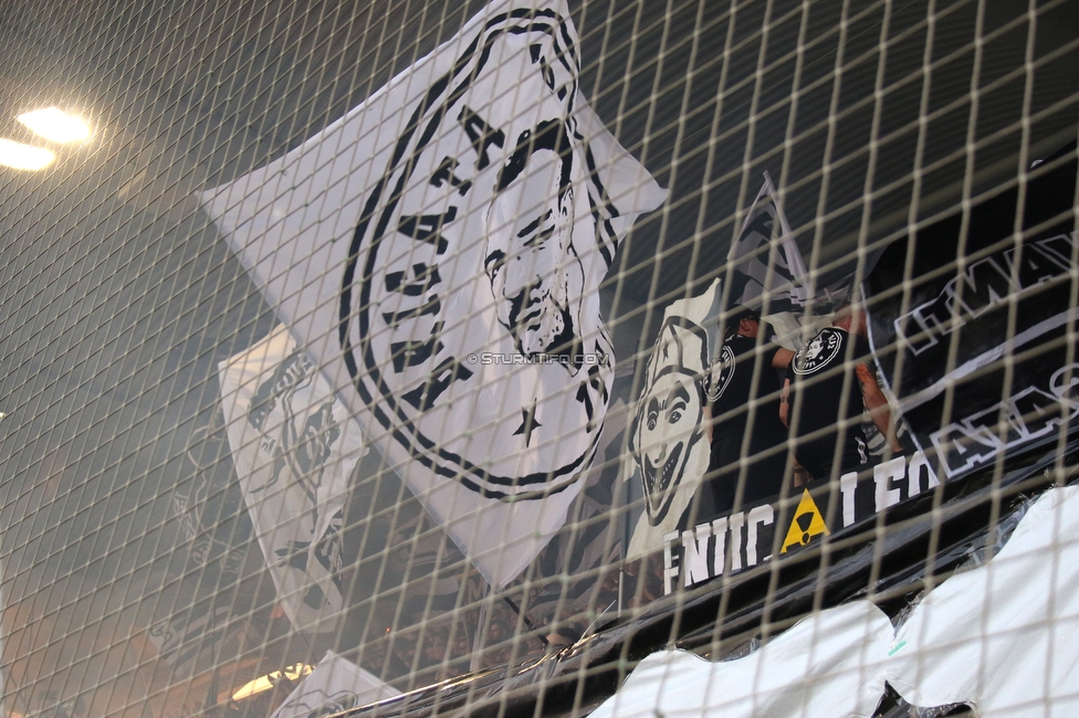 Sturm Graz - RB Salzburg
Oesterreichische Fussball Bundesliga, 1. Runde, SK Sturm Graz - FC RB Salzburg, Stadion Liebenau Graz, 23.07.2021. 

Foto zeigt Fans von Sturm mit einem Spruchband
Schlüsselwörter: pyrotechnik brigata