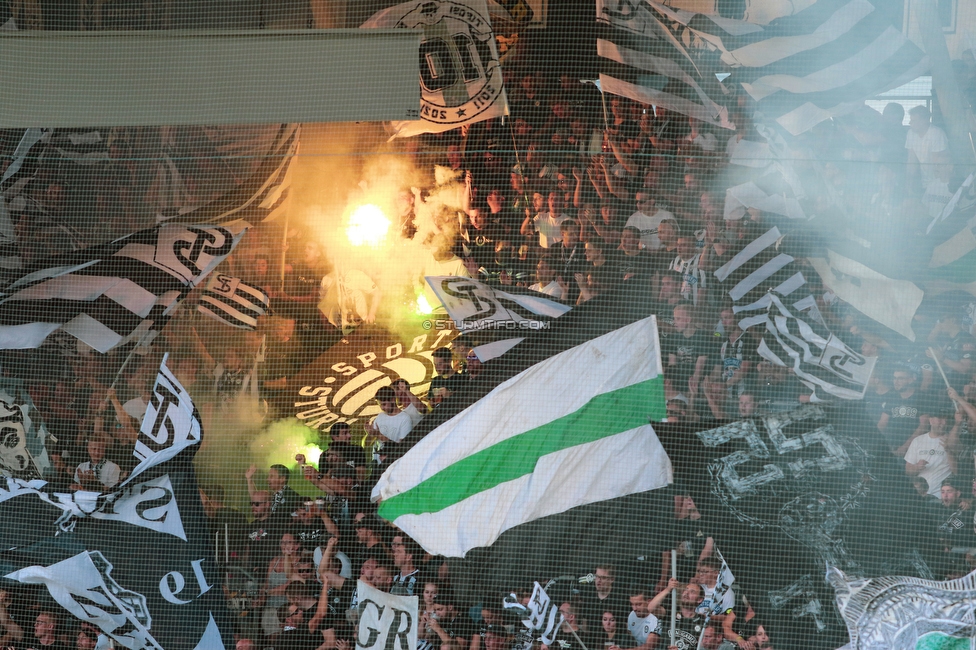 Sturm Graz - RB Salzburg
Oesterreichische Fussball Bundesliga, 1. Runde, SK Sturm Graz - FC RB Salzburg, Stadion Liebenau Graz, 23.07.2021. 

Foto zeigt Fans von Sturm mit einem Spruchband
Schlüsselwörter: pyrotechnik tifosi