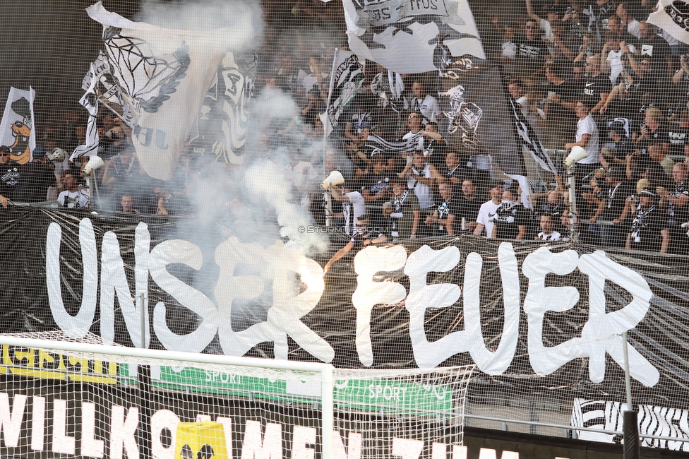 Sturm Graz - RB Salzburg
Oesterreichische Fussball Bundesliga, 1. Runde, SK Sturm Graz - FC RB Salzburg, Stadion Liebenau Graz, 23.07.2021. 

Foto zeigt Fans von Sturm mit einem Spruchband
Schlüsselwörter: pyrotechnik jewels