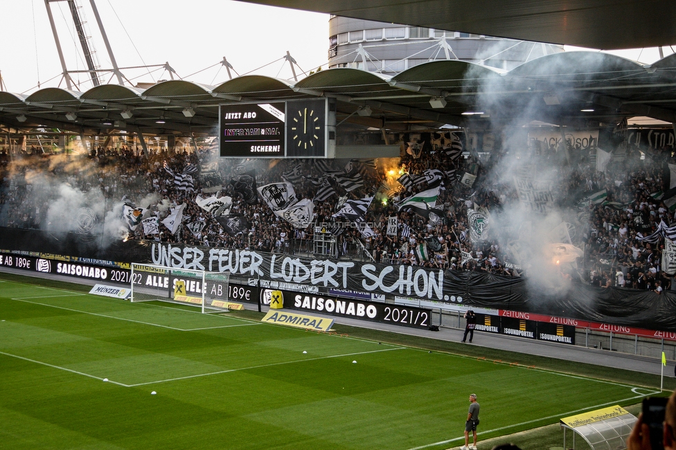 Sturm Graz - RB Salzburg
Oesterreichische Fussball Bundesliga, 1. Runde, SK Sturm Graz - FC RB Salzburg, Stadion Liebenau Graz, 23.07.2021. 

Foto zeigt Fans von Sturm mit einem Spruchband
Schlüsselwörter: pyrotechnik