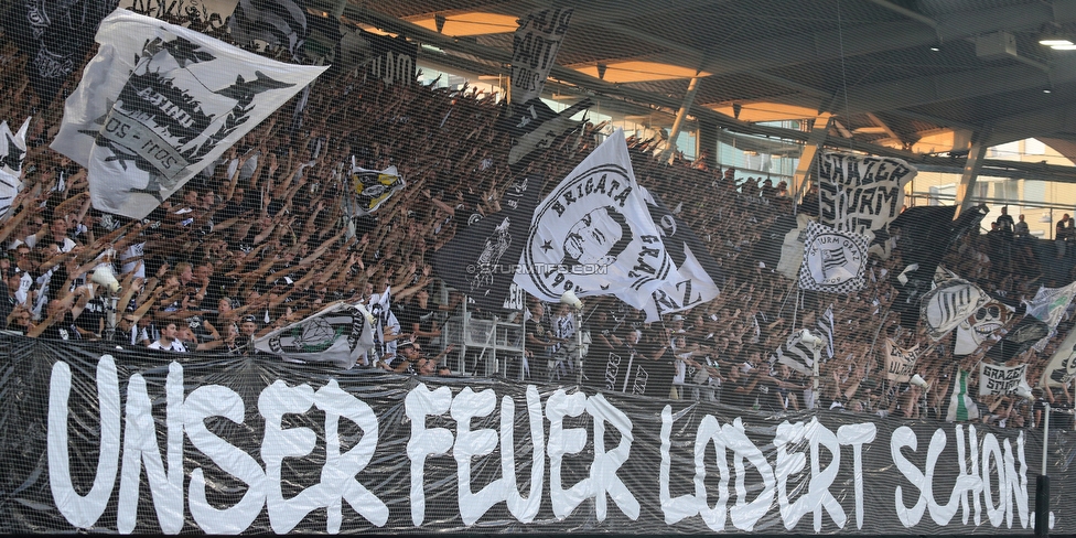 Sturm Graz - RB Salzburg
Oesterreichische Fussball Bundesliga, 1. Runde, SK Sturm Graz - FC RB Salzburg, Stadion Liebenau Graz, 23.07.2021. 

Foto zeigt Fans von Sturm mit einem Spruchband
Schlüsselwörter: brigata unita