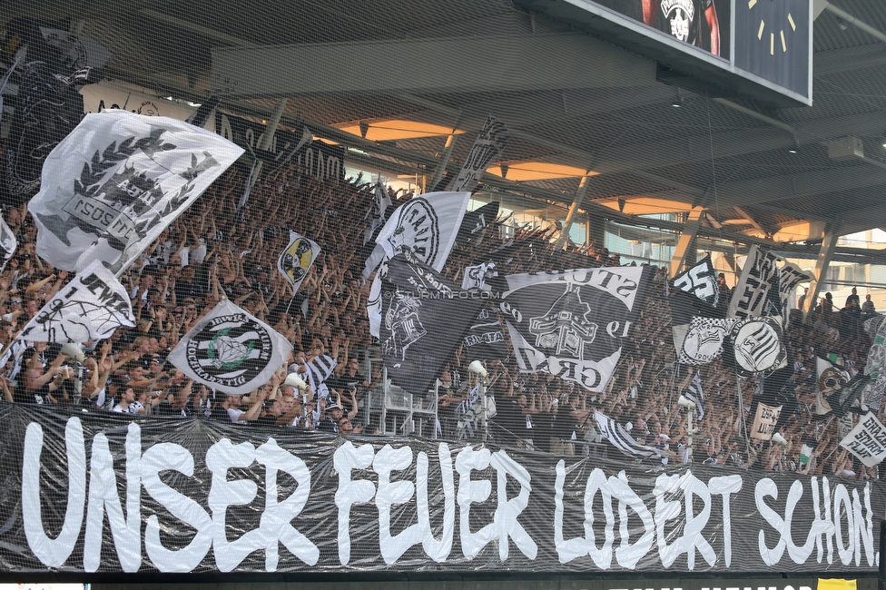 Sturm Graz - RB Salzburg
Oesterreichische Fussball Bundesliga, 1. Runde, SK Sturm Graz - FC RB Salzburg, Stadion Liebenau Graz, 23.07.2021. 

Foto zeigt Fans von Sturm mit einem Spruchband
Schlüsselwörter: brigata unita