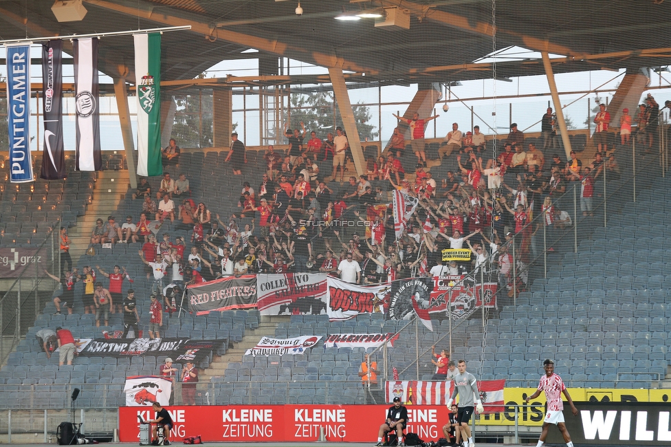 Sturm Graz - RB Salzburg
Oesterreichische Fussball Bundesliga, 1. Runde, SK Sturm Graz - FC RB Salzburg, Stadion Liebenau Graz, 23.07.2021. 

Foto zeigt Fans von RB Salzburg
