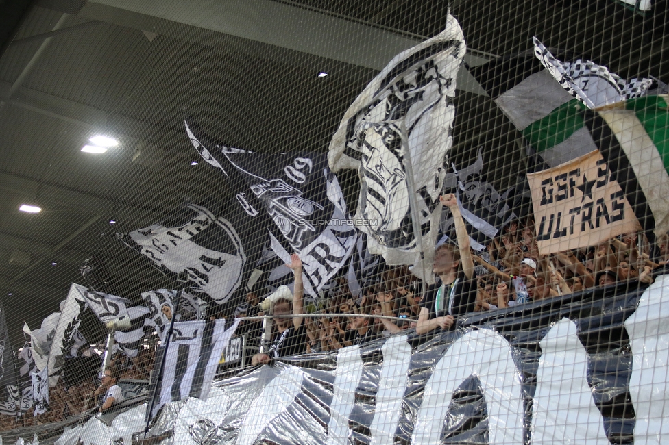 Sturm Graz - RB Salzburg
Oesterreichische Fussball Bundesliga, 1. Runde, SK Sturm Graz - FC RB Salzburg, Stadion Liebenau Graz, 23.07.2021. 

Foto zeigt Fans von Sturm mit einem Spruchband
Schlüsselwörter: sturmflut