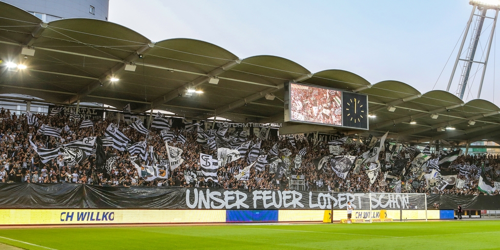 Sturm Graz - RB Salzburg
Oesterreichische Fussball Bundesliga, 1. Runde, SK Sturm Graz - FC RB Salzburg, Stadion Liebenau Graz, 23.07.2021. 

Foto zeigt Fans von Sturm mit einem Spruchband
